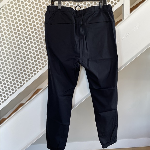 Theory Terrance Jogger in Neoteric Black - Picture 2 of 4